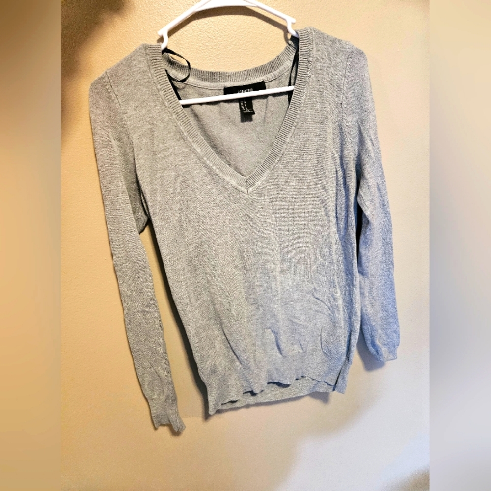 Forever 21 long sleeve V neck